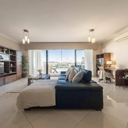 Valletta Views - 3 Bedrooms Διαμέρισμα *